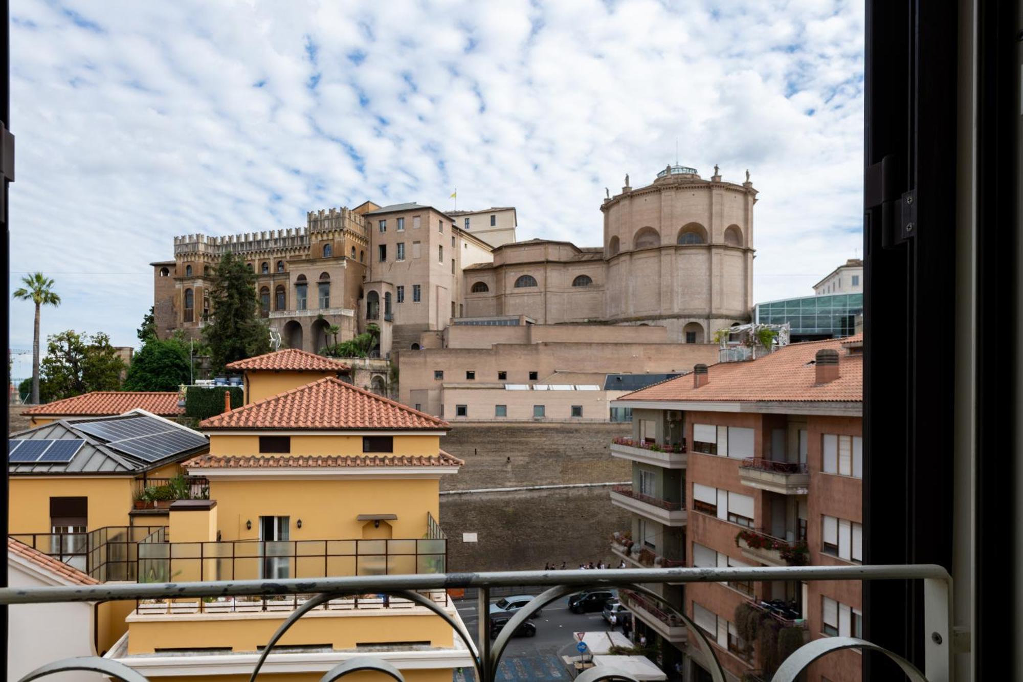 Sistine Chapel View Rooms Check-In From 3 Pm To 10 Pm Exterior photo